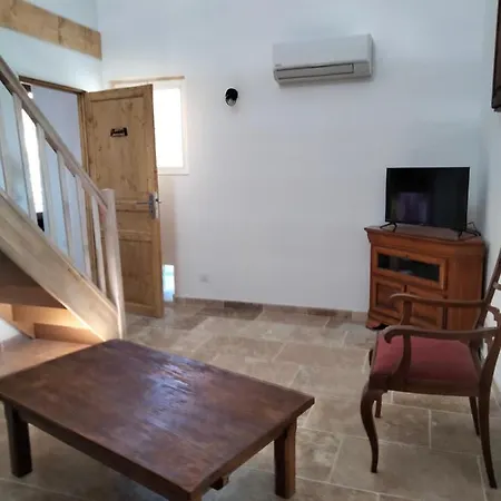 Πανσιόν La Grange De Sabatas 3*