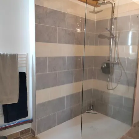 La Grange De Sabatas Guest house
