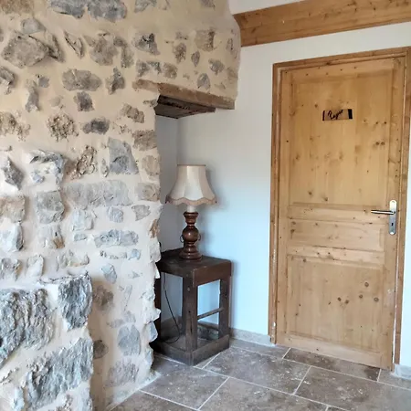 La Grange De Sabatas Guest house *
